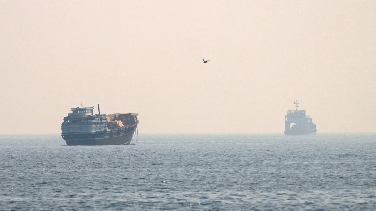 Hormuz fermé après les frappes US-Iran