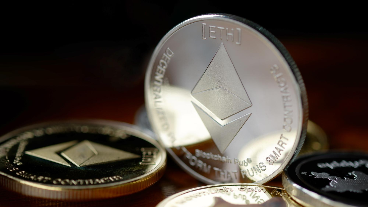 Ethereum teste les 2 700 dollars avec un ADX faible